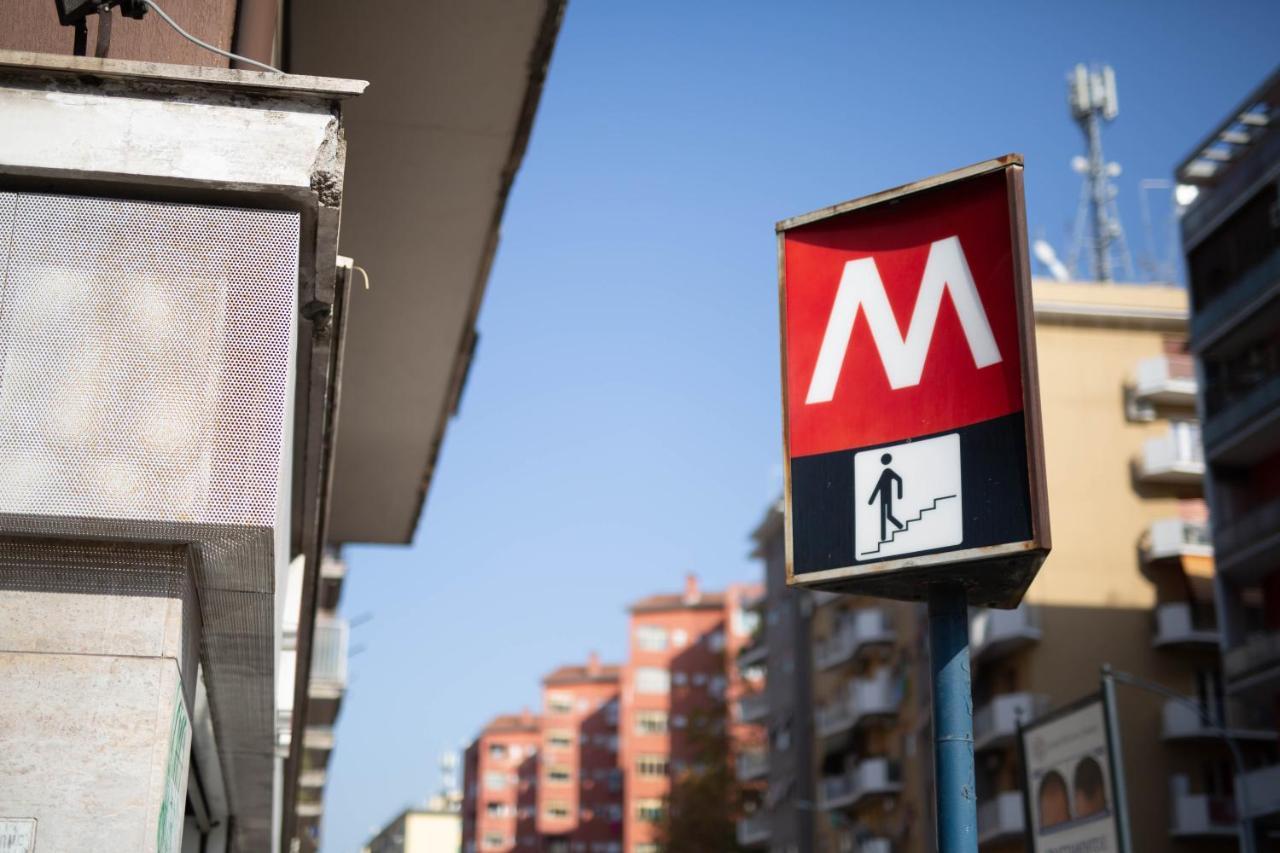 Lady Butterfly - Metro A Lucio Sestio Appartement Rome Buitenkant foto
